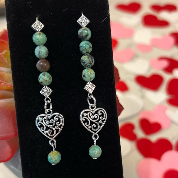 Jewelry - NWOT - Elegant Green Turquoise and Silver Heart Dangle Earrings